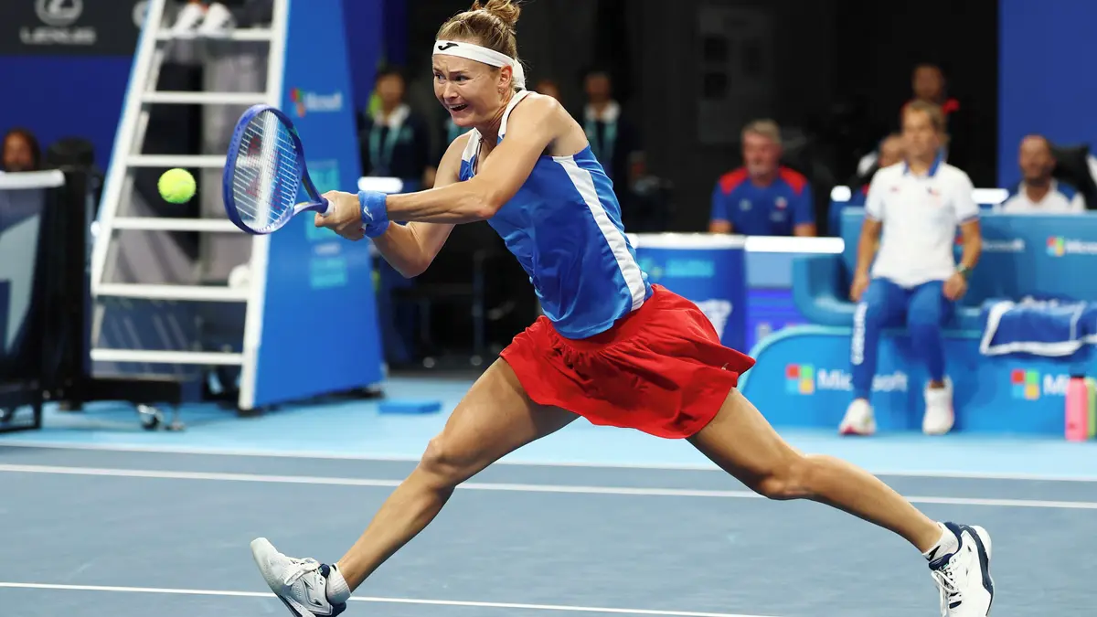 TENIS ONLINE: Češky bojují o semifinále BJK Cupu. Po nepovedeném úvodu Bouzková zabrala
