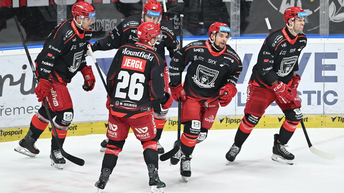 HOKEJ ONLINE: Videomomenty. Hradec mohl zvýšit při vlastním oslabení