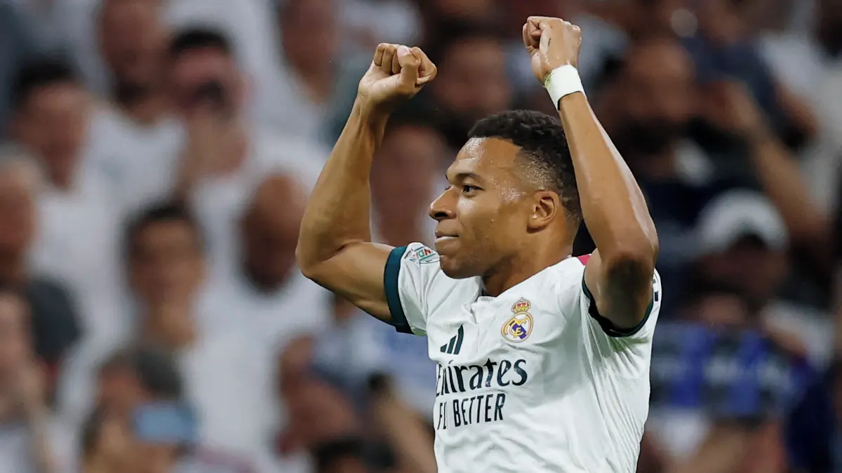 FOTBAL ONLINE: Neskutečná chyba brankáře! Real Madrid navýšil, pak zahodil obrovskou tutovku