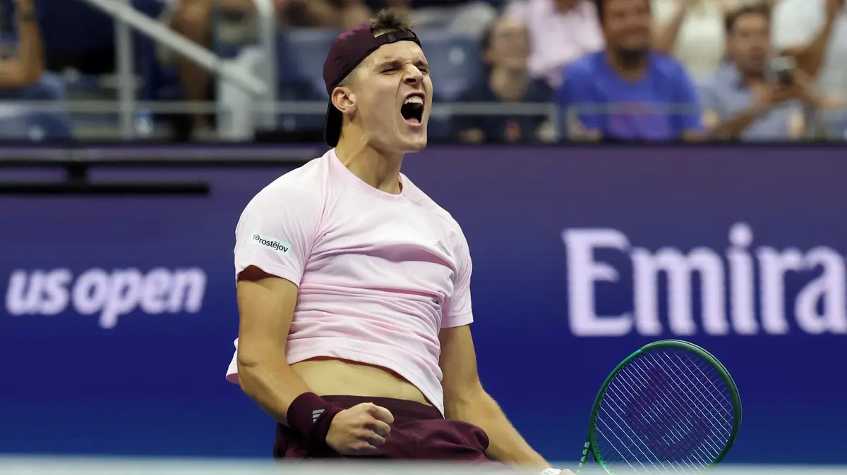 TENIS ONLINE: Menšík začíná na US Open parádně. Svrčina vyhrál obrovské drama