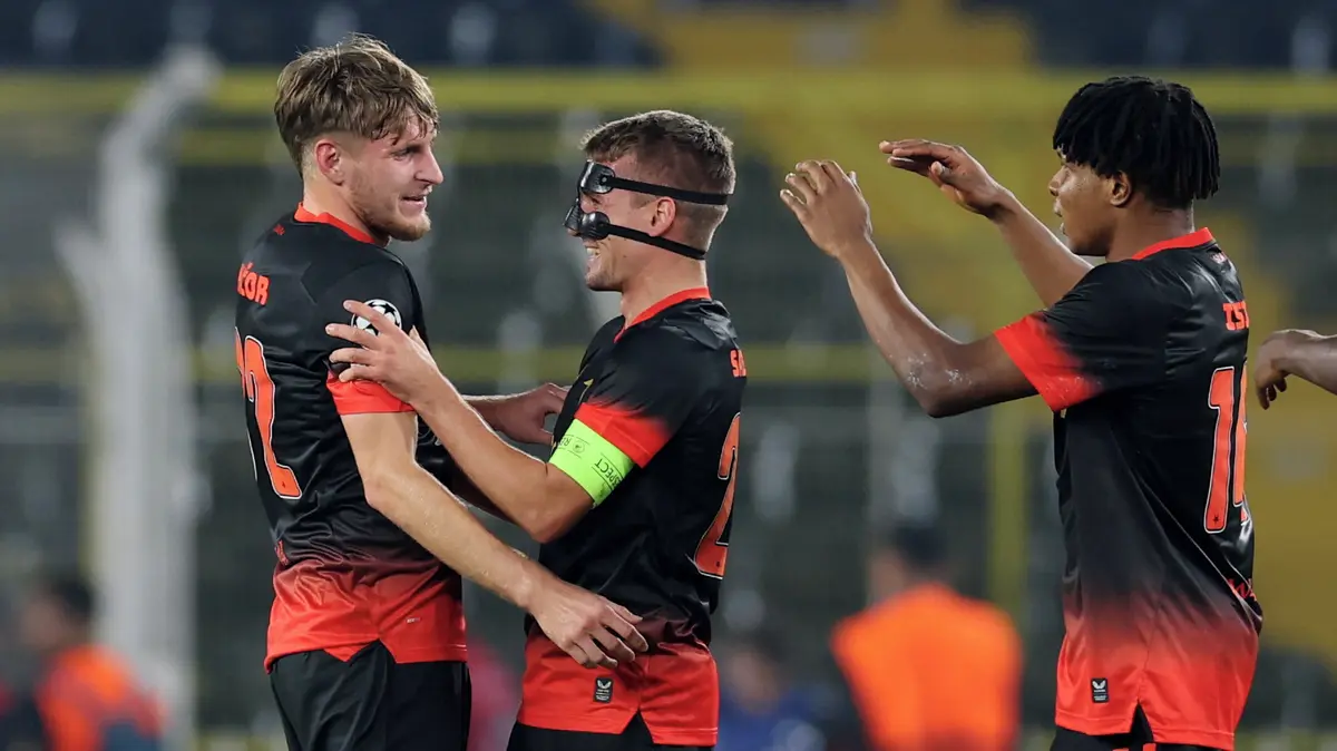 FOTBAL ONLINE: Slavia se chystá na překvapení ligy. Zlín po nejlepším výkonu jen remizoval, Bohemians ukořistili v Brně bod