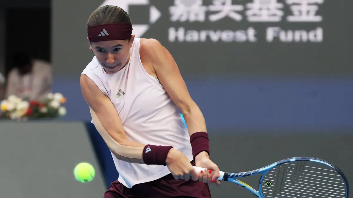 TENIS ONLINE: Bartůňková bojuje o finále, Šampionka French Open jí ale zatím dává tvrdou školu