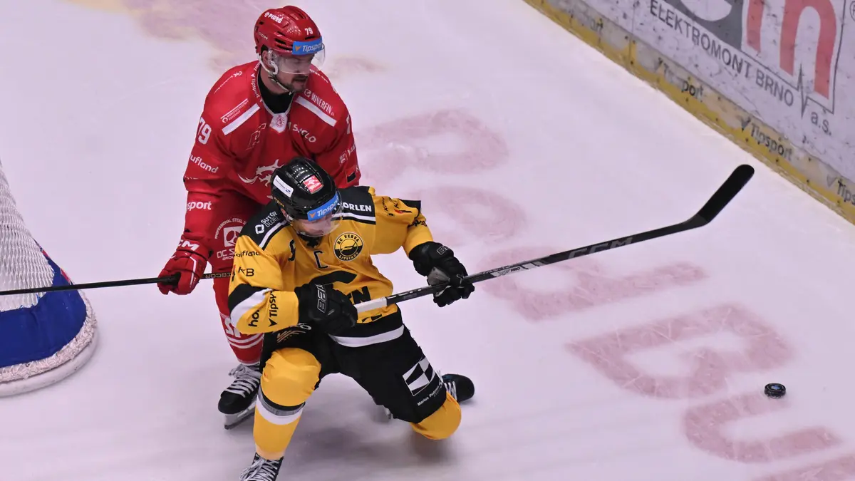 HOKEJ ONLINE: Blesková reakce Vervy, náskok Třince se tenčí. Vary vedou. Šlágr v Pardubicích, Kometa potřebuje zabrat