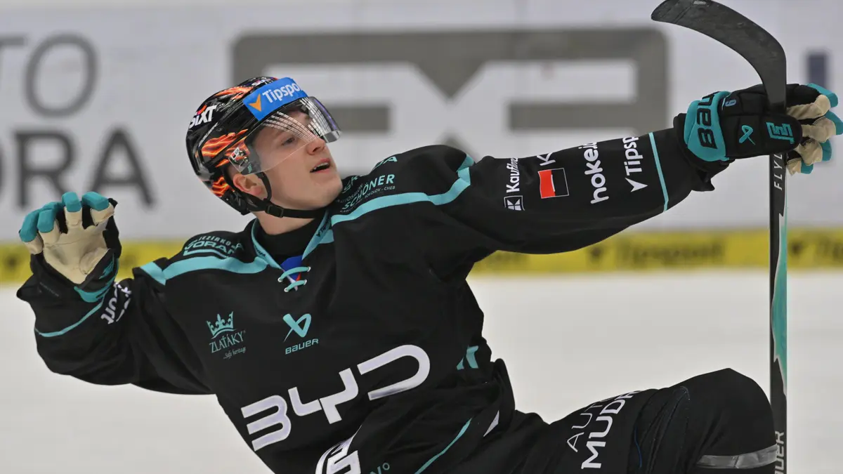 HOKEJ ONLINE: Vary a Liberec jdou do vedení, Třinci jde o rekord, Pardubice si to rozdají ve šlágru se Spartou