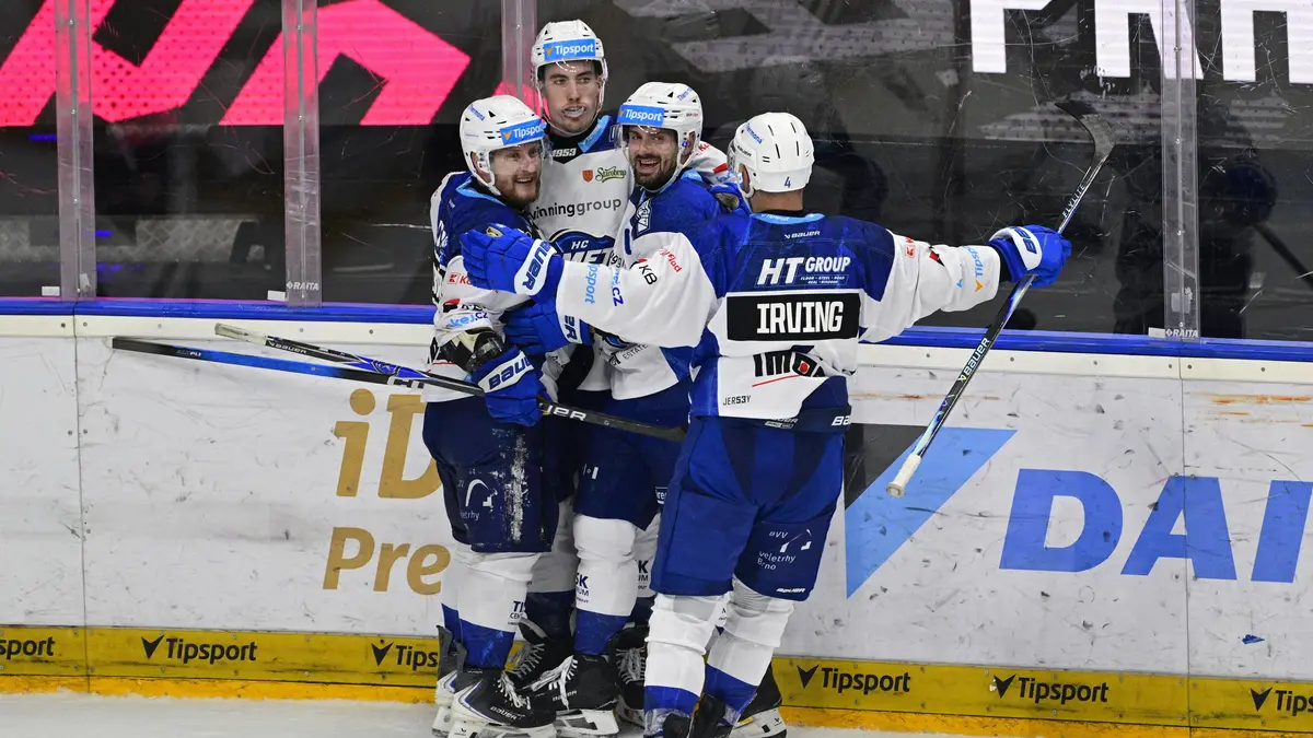 HOKEJ ONLINE: Videomomenty. Sparta zkouší hru bez brankáře