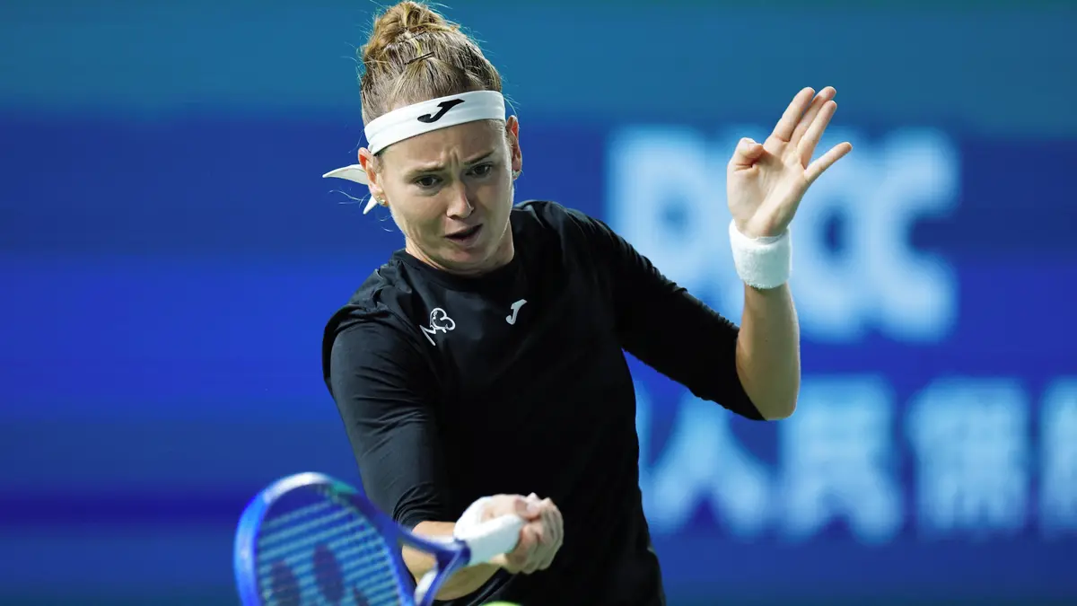 TENIS ONLINE: Siniaková v boji o finále drtí soupeřku! Bouzková odvrací setboly