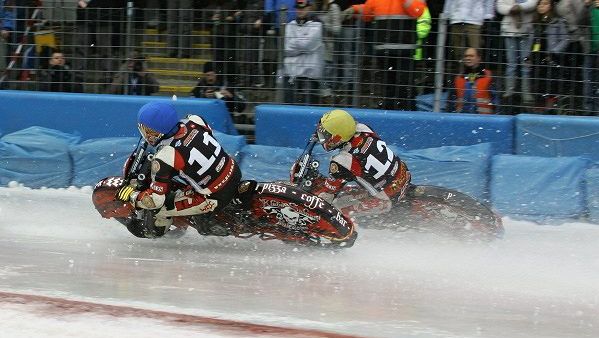 Švéd Haarahiltunen obhájil světový titul na ledové ploché dráze