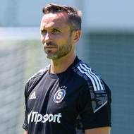 Sportovní manažer A-týmu Tomáš Sivok během tréninku Sparty.