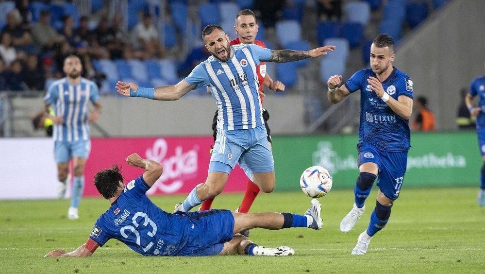 Zákaz přestupů! FIFA krutě potrestala slovenský velkoklub