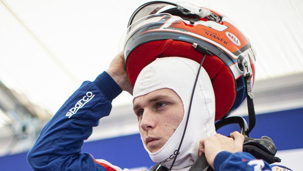 Pilot F2 Staněk po dodatečné penalizaci obsadil v Austrálii nebodované 14. místo