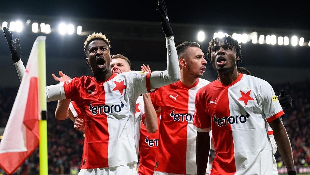 Vršovické derby, finále je velké lákadlo. Pomůže Slavii opět „falešný Olayinka“?