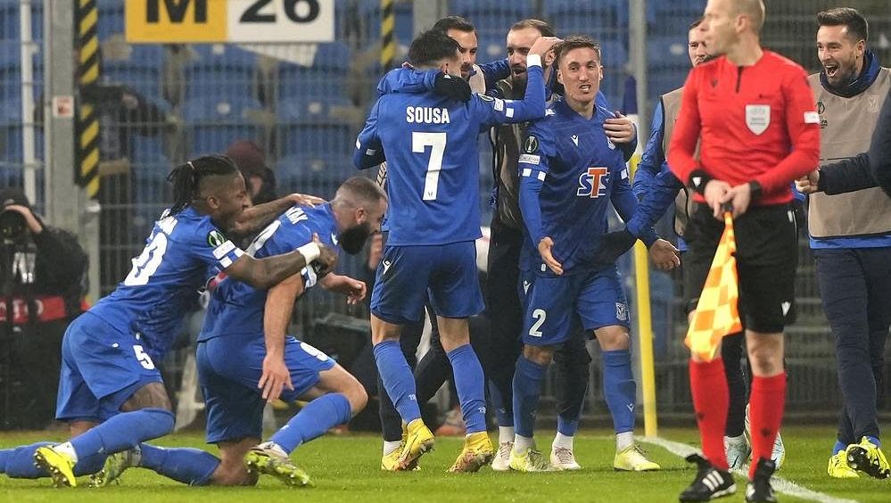Šampaňské do Poznaně! Lech otevřel českým klubům cestu k dalším milionům