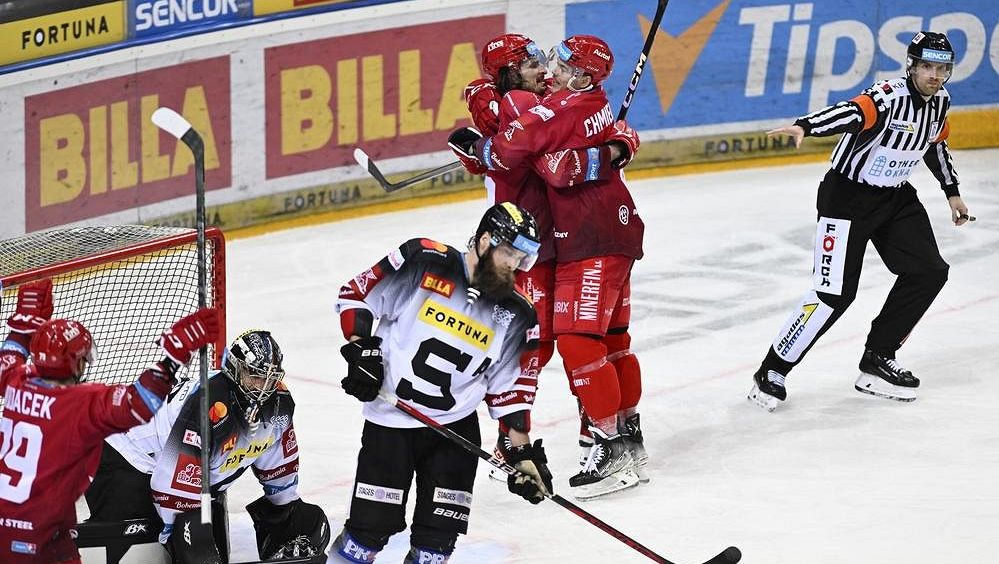 Super hokej, říkal třinecký kouč. Hráčům nemůžeme nic vytknout, souhlasil Hořava