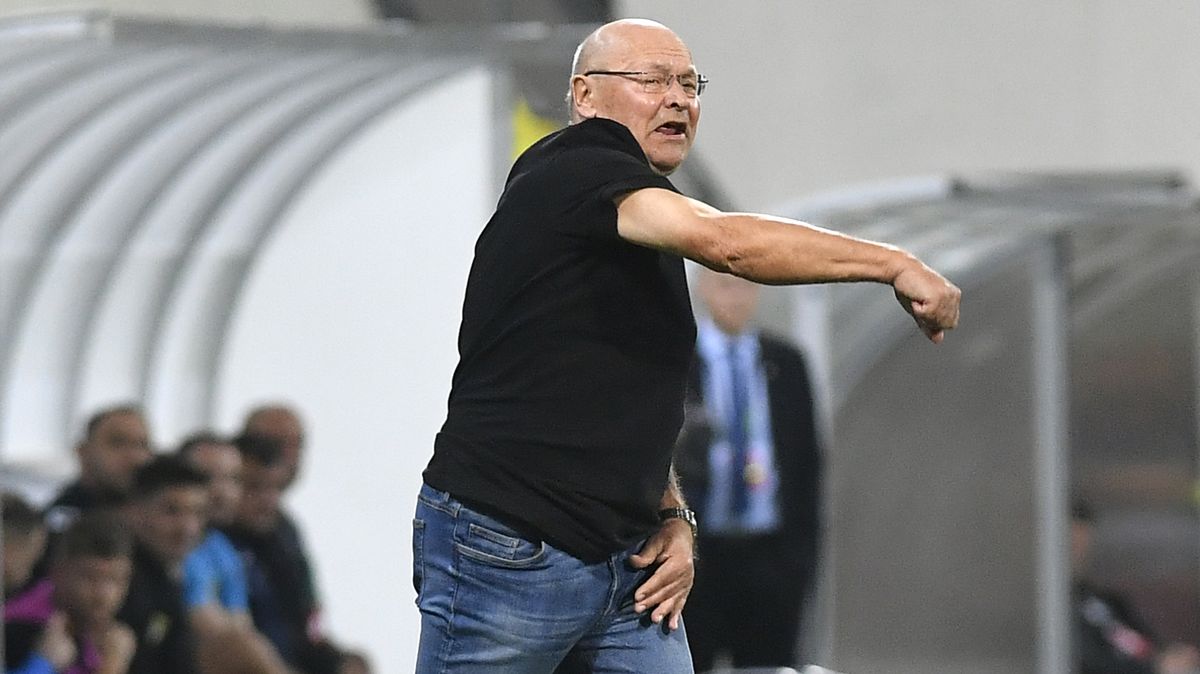 Kalvach je kluk na pusinku, vtipkoval po výhře nad Ballkani Koubek