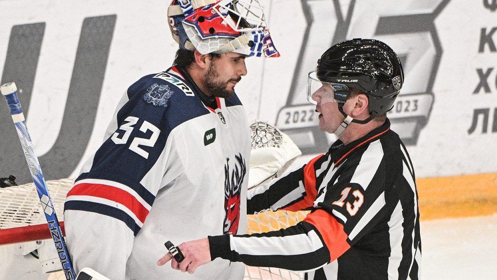 Slovenský gólman o Rusku: Kdo stanovuje morální hodnoty? Válka bude, ať už v KHL jsem, nebo ne