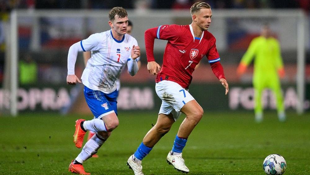Kauza Barák? Zůstane to v kabině, říká kapitán. Je škoda, že chybí, míní Uhrin