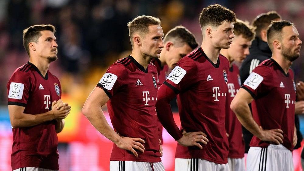 Poražení, pamatujte si hrozné pocity! Pohár je pro sparťany v tahu, tak aspoň titul