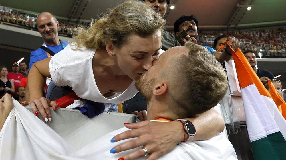 Objetí od šampiona, slzy při gratulaci od manželky. Jediná ví, co pro to dělám, říká Vadlejch