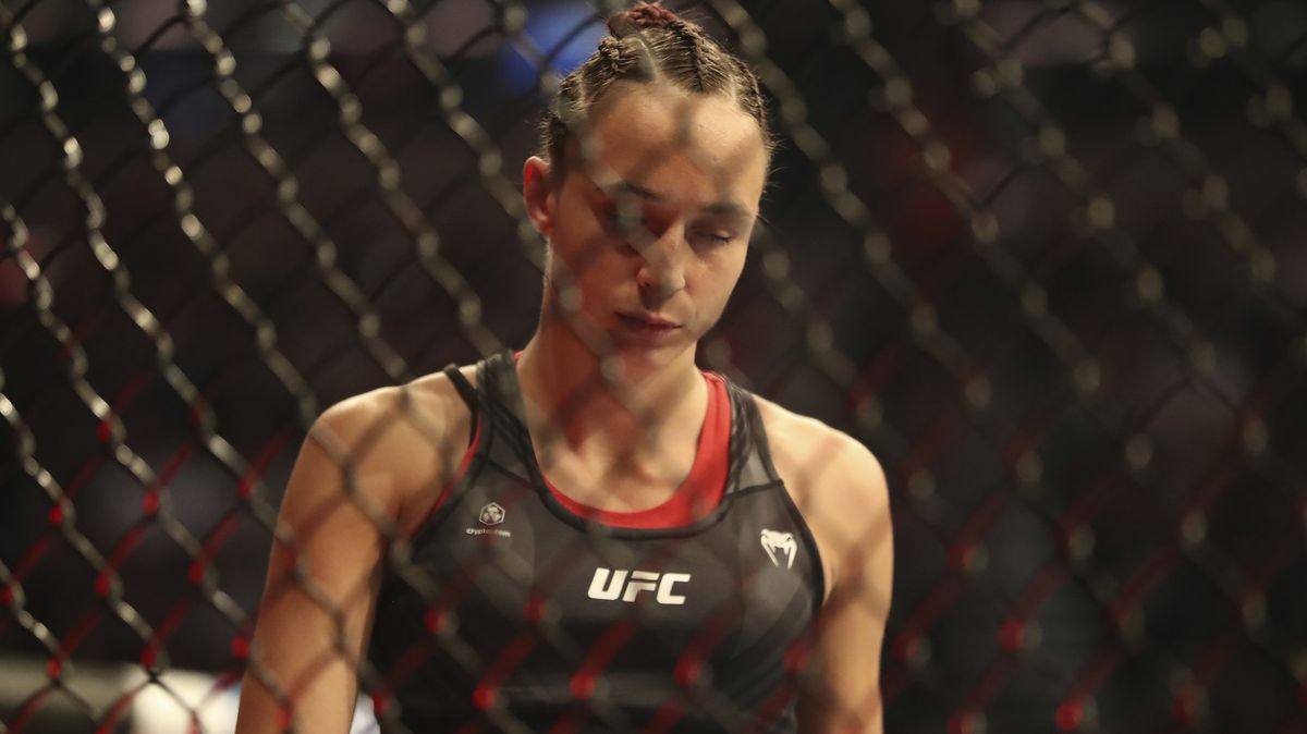 Těžký boj v UFC pro Pudilovou. Soupeřku málem uškrtila, přesto smutní