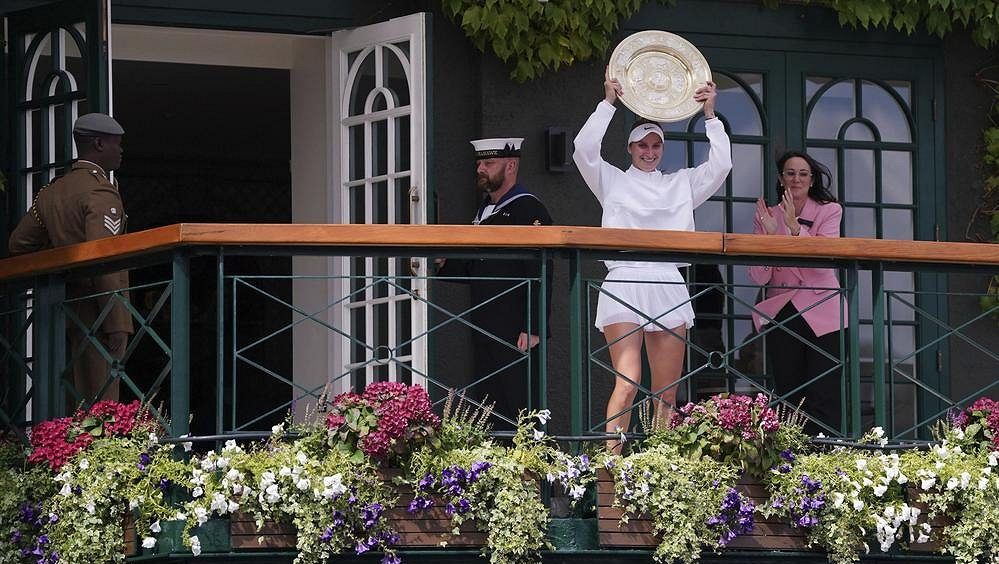 První výročí svatby, prémie snů i skok do top 10. Vondroušová se vřítila mezi hvězdy