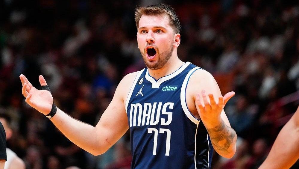 Basketbalisté Dallasu prohráli v Miami, nestačilo jim 42 bodů Dončiče