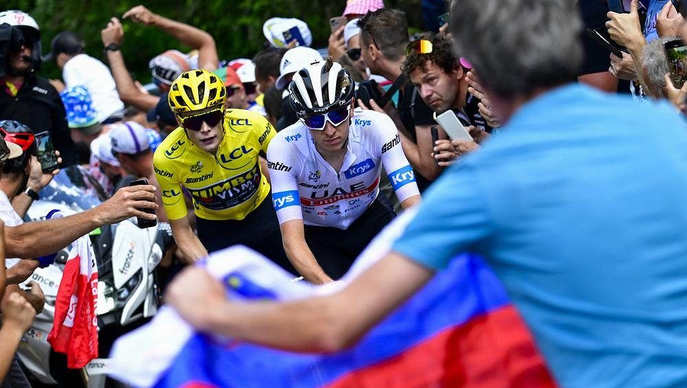 Fanatismus, fanoušci bez pudu sebezáchovy a brána do nebe. Tour de France je jiný svět