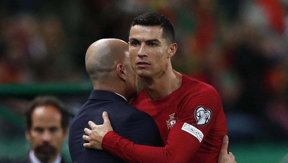 Cristiano ukázal chuť reprezentovat, ocenil Ronalda kouč Portugalců Martínez