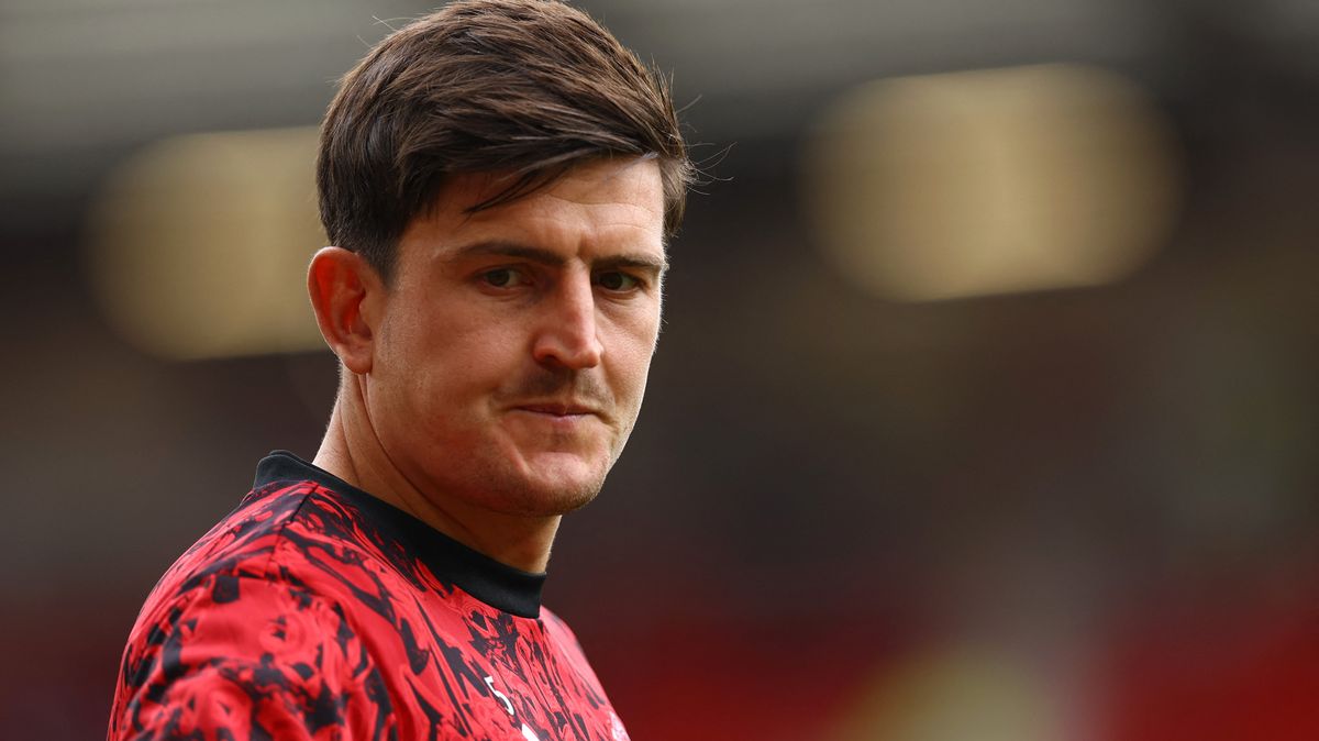 Nebudu sedět a hrát jednou za měsíc. Jinak si v United promluvíme, prohlásil Maguire