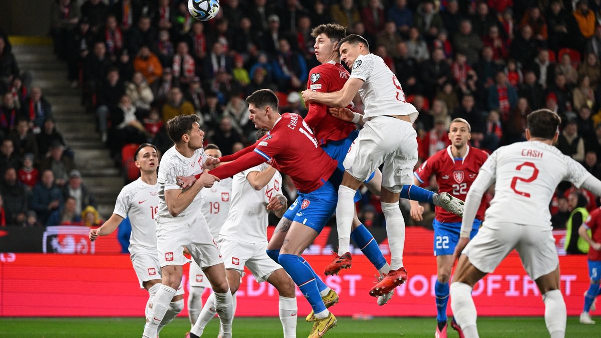 Fotbalistům Polska vypadli z nominace na zápas s Českem tři zranění hráči
