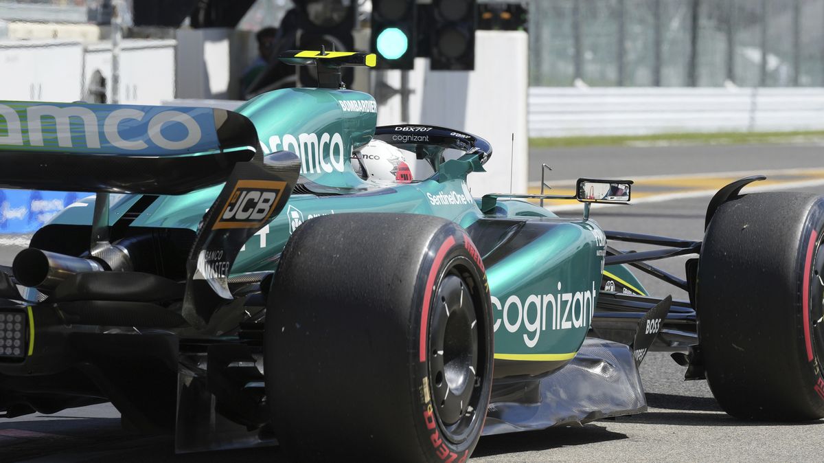 Britka Hawkinsová jako první žena po pěti letech otestovala vůz formule 1