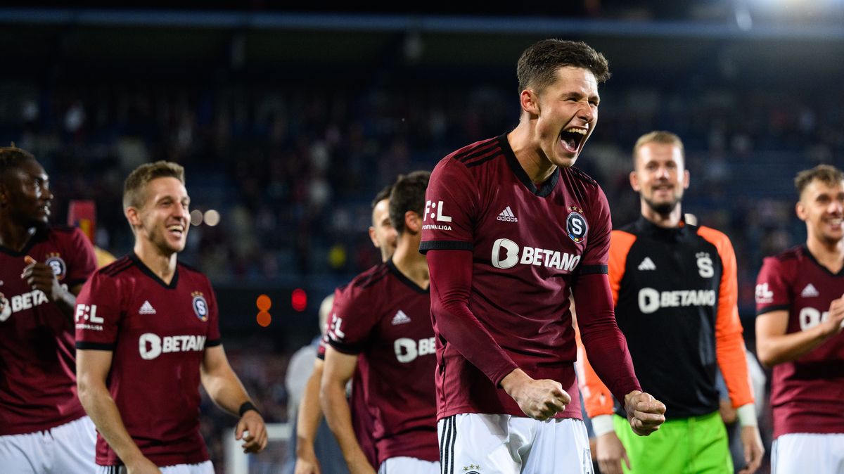 Ztratí Sparta mladého stopera? O Vitíka prý stojí Neapol