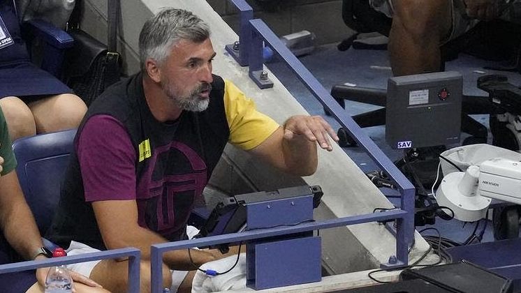 Poklona Djokovičovi. Je to vítěz, který motivuje sám sebe, řekl jeho kouč Ivaniševič