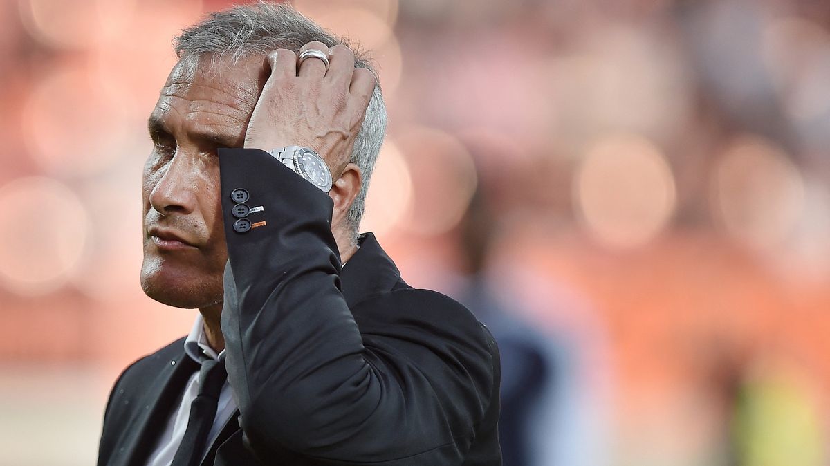 Casoni po obvinění z rasismu přišel o trenérské angažmá