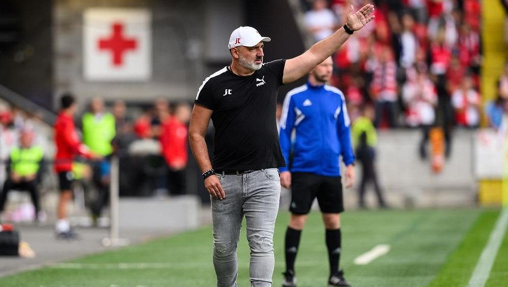 Trpišovský: Trávník v Edenu vypadá dobře. Na Dnipro půjdeme v tom nejsilnějším