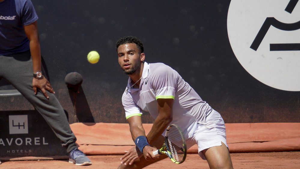 Fils – Cerúndolo 6:3, 7:5, vinneren av Lyon-turneringen var den unge franskmannen Fils, Svitolina feirer også