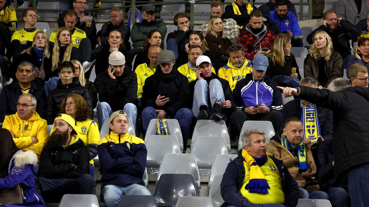 Šok v Bruselu. Při střelbě zemřeli dva Švédové, kvalifikační zápas o ME byl předčasně ukončen