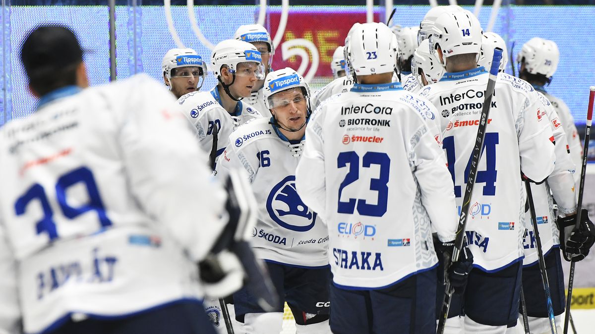 Plzeňský Malák zapomněl vystřídat, pak si skočil na led pro první extraligový gól