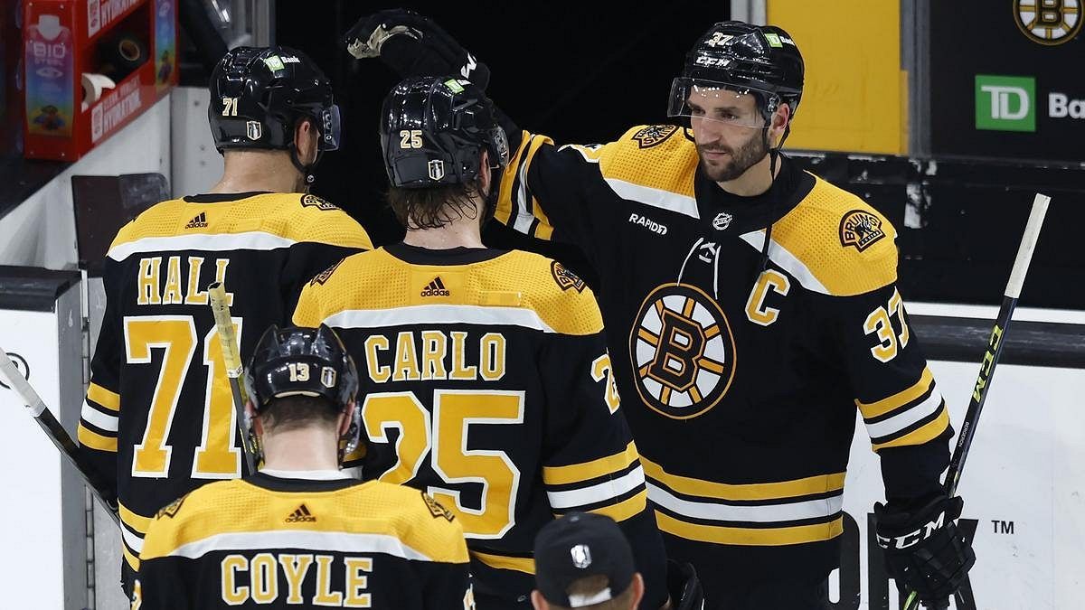 Největší šok v dějinách play off. Boston se propadl do deprese, kapitán hrál s vyhřezlou ploténkou
