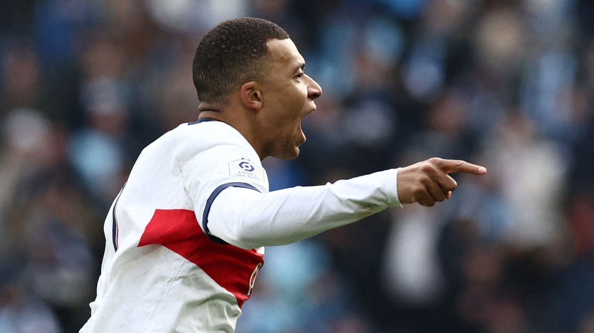 PSG i přes dlouhé oslabení zvítězil v Le Havru 2:0 a vede o čtyři body