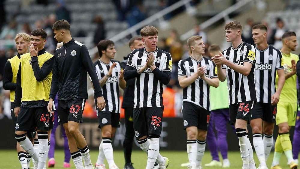 Obrana, posily, peníze. Zvládne Newcastle domácí dostihy i návrat mezi evropskou elitu?