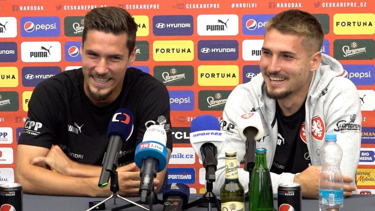 Brácho, neznámé číslo radši zvedni, je důležité... Sadílkovi si v reprezentaci plní sen