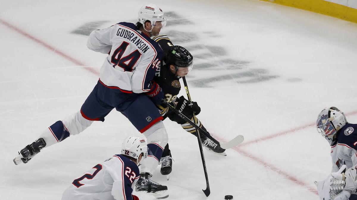 Adventní řež. V NHL byly k vidění divoké scény