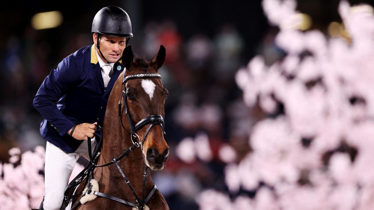 Olympijský medailista Rose za soutěžení v boratovských plavkách trest nedostal