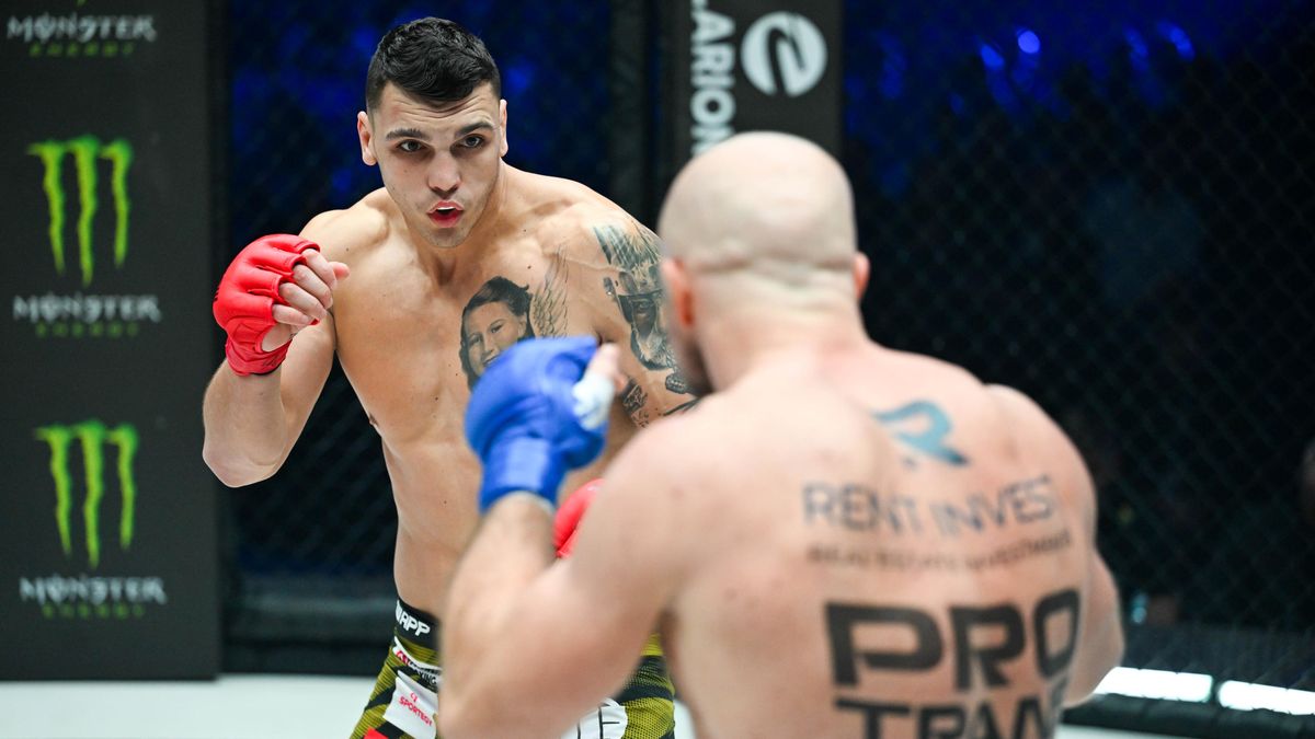 Jsem smutný, přiznal český navrátilec k MMA. Po zápase mu tekla i krev