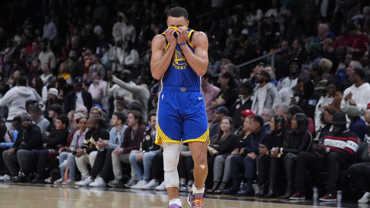 Ani 60 bodů Curryho Golden State nestačilo, Lakers ukončili sérii New Yoku