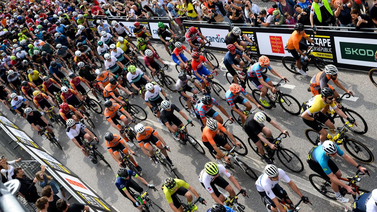 Na Tour, Giru a Vueltě bude nově startovat 23 cyklistických stájí