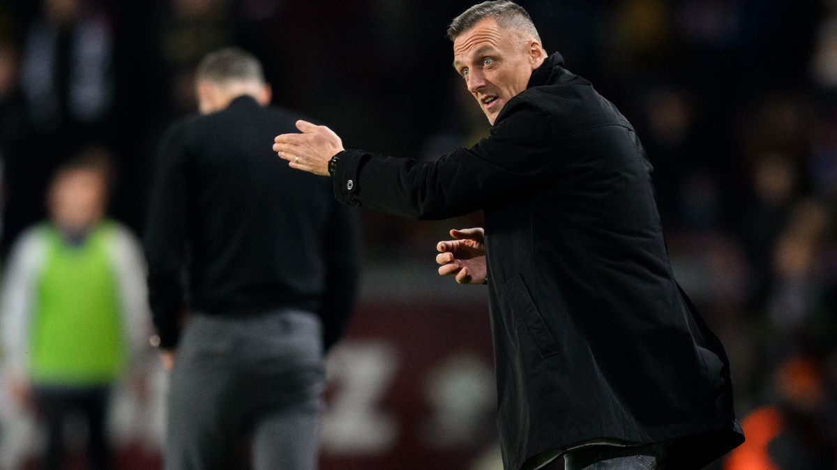 Sparta měla dohrávat o deseti, tvrdí Kozel. Chce ještě posily
