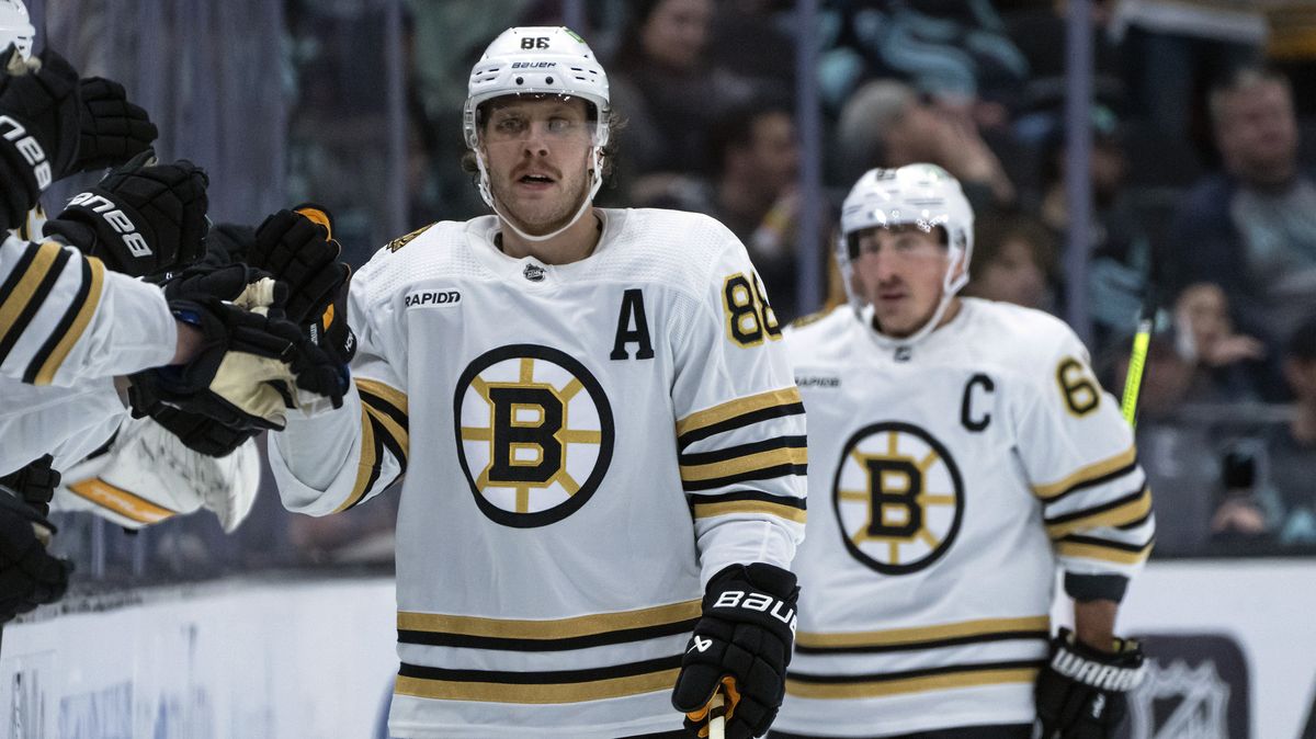 Pastrňák mezi elitou NHL. Produktivitu vede MacKinnon před Kučerovem