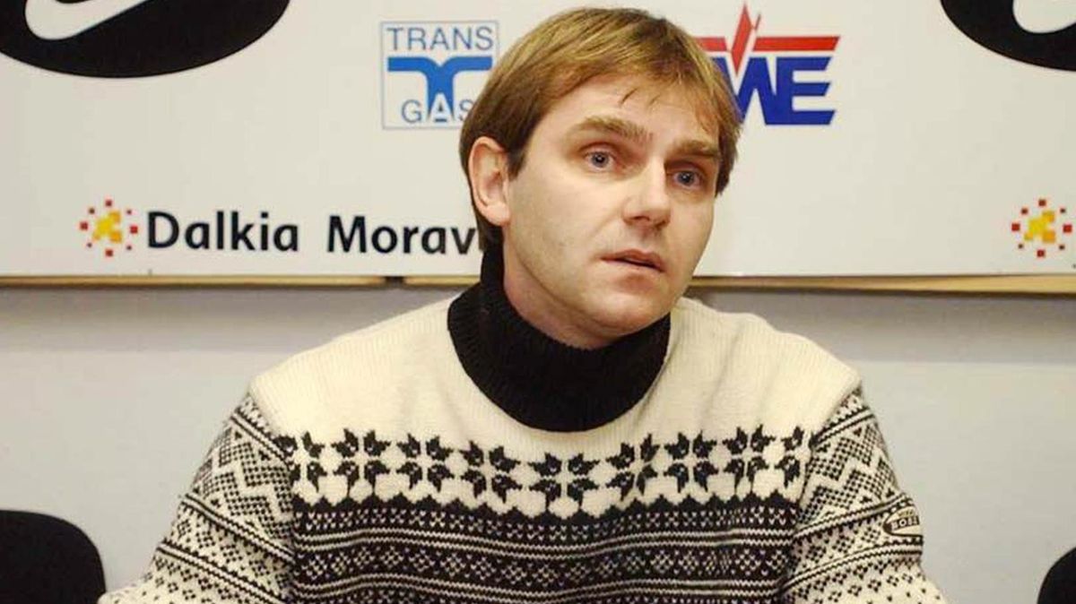 Policejní eskorta přivedla tenisového funkcionáře Flégla k soudu