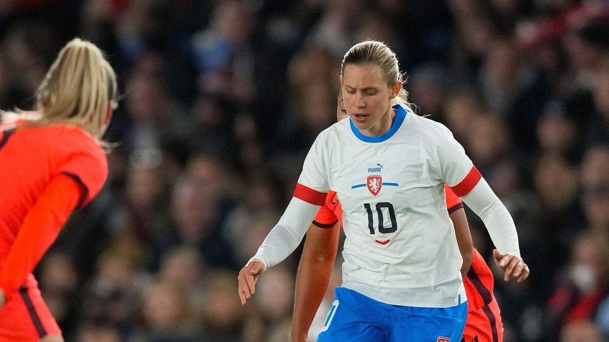 Reprezentantka v roli fotbalové expertky: Samozřejmě se najdou lidi, co mě budou hejtit